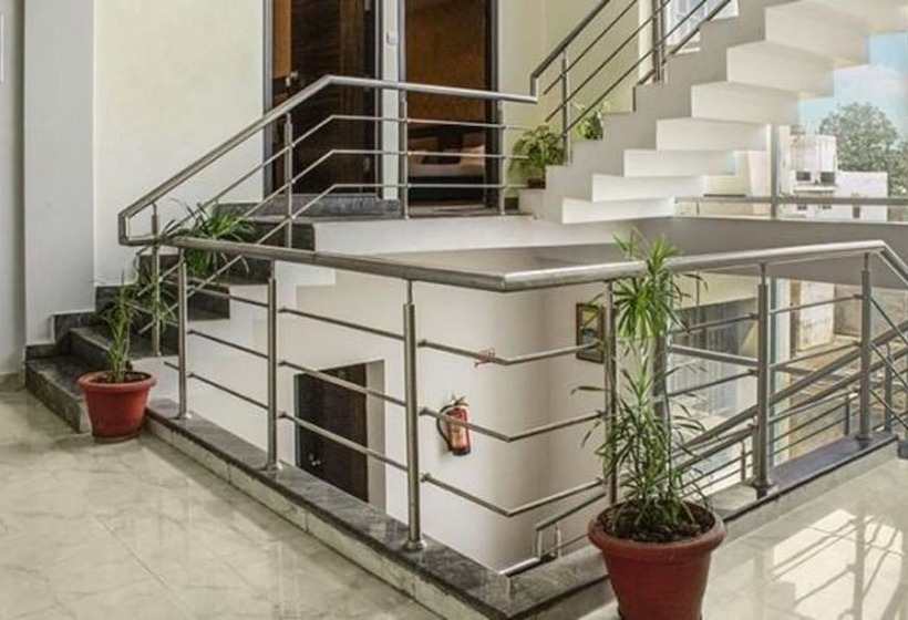 ホテル Fabexpress The Mansion