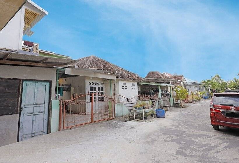 호텔 Wisma Pinggir Mitra Reddoorz