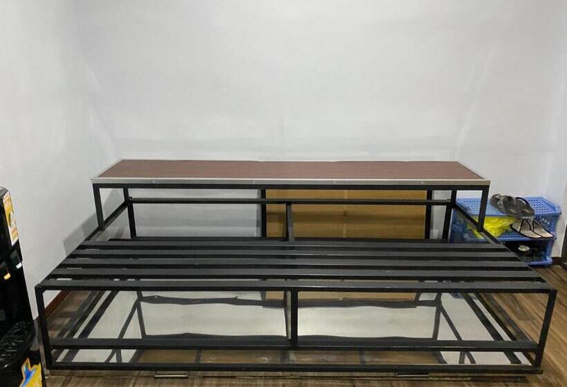 호텔 Wisma Pinggir Mitra Reddoorz