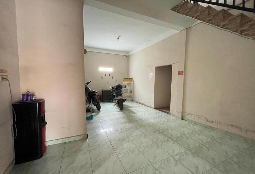 호텔 Steze Guesthouse Syariah Mendalo