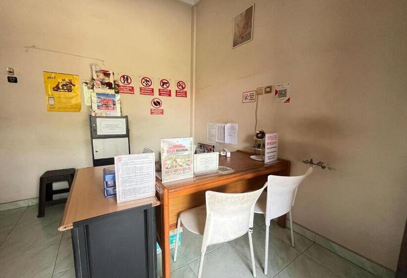 호텔 Steze Guesthouse Syariah Mendalo