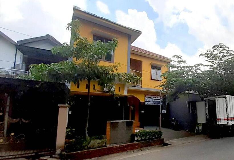 فندق Oyo 91051 Penginapan Pondok Ratu 354