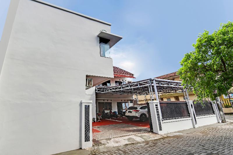 בית מלון כפרי Oyo 91082 Nathania Exclusive