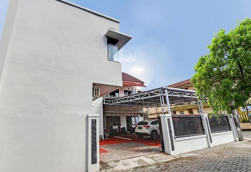 בית מלון כפרי Oyo 91082 Nathania Exclusive