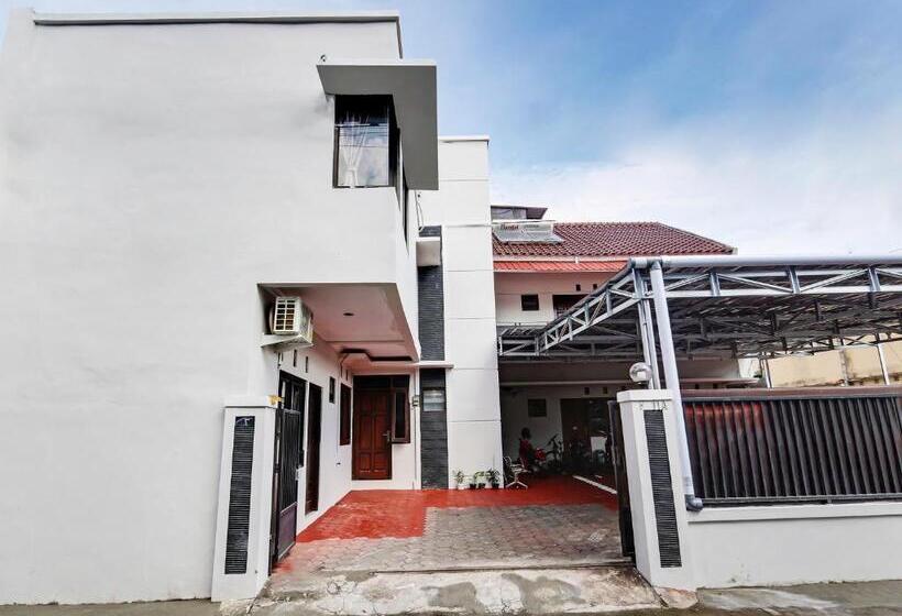 בית מלון כפרי Oyo 91082 Nathania Exclusive