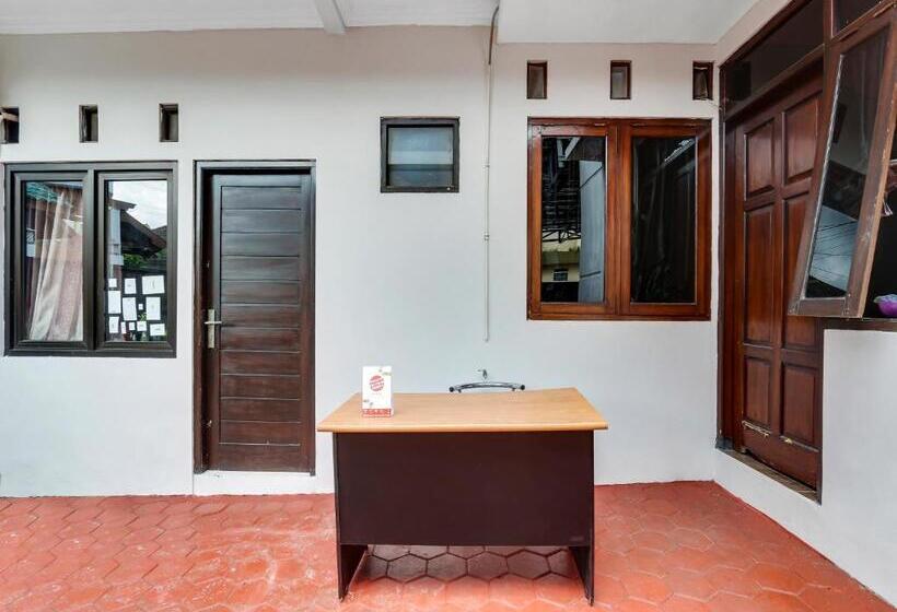 בית מלון כפרי Oyo 91082 Nathania Exclusive