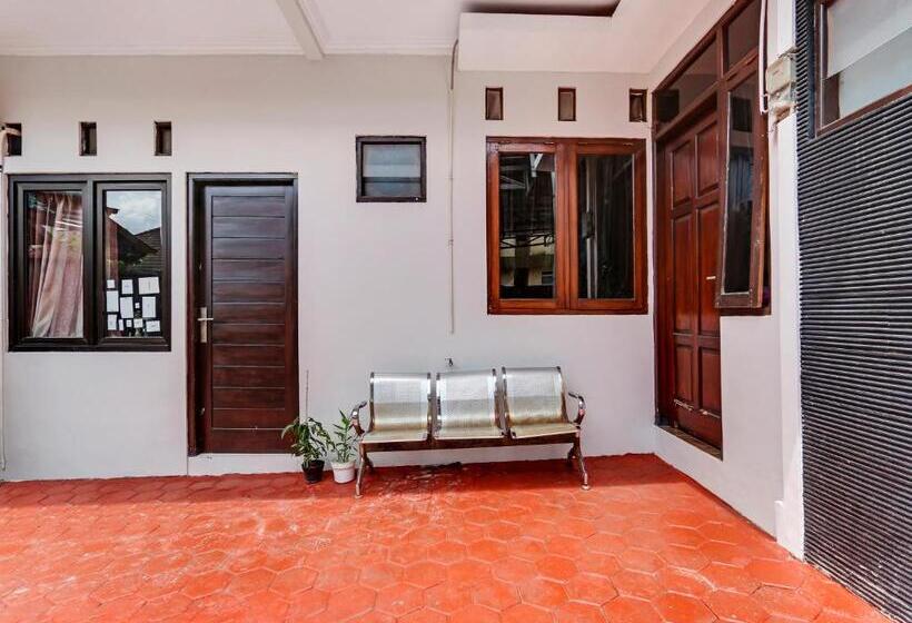 בית מלון כפרי Oyo 91082 Nathania Exclusive