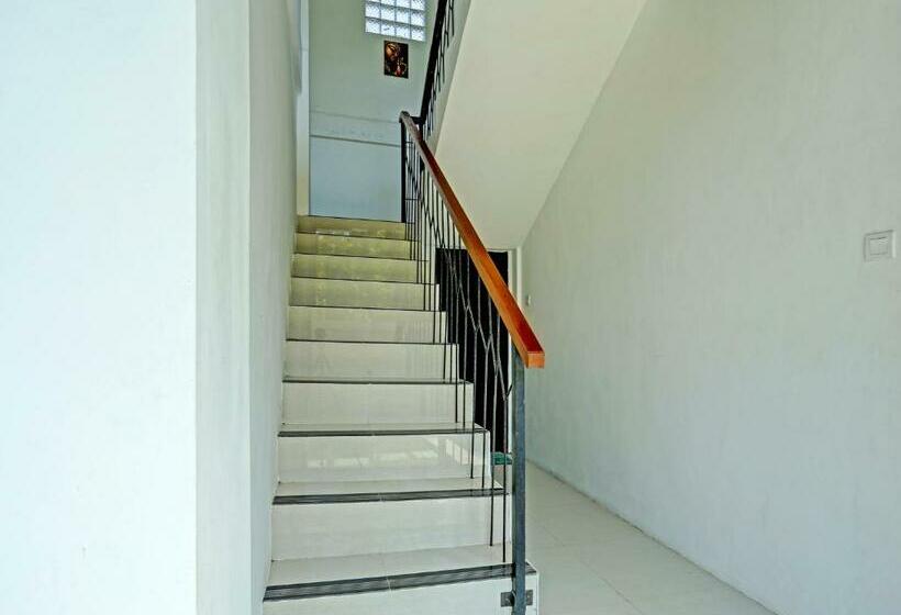 בית מלון כפרי Oyo 91123 Madhava 108