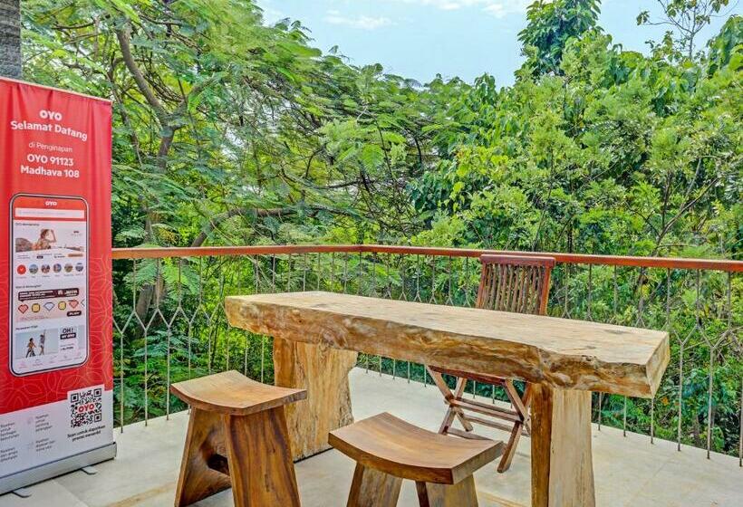 בית מלון כפרי Oyo 91123 Madhava 108