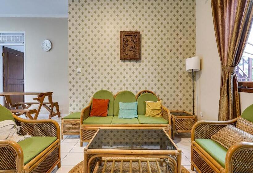 Отель Spot On 91107 Villa Galaxy Resort