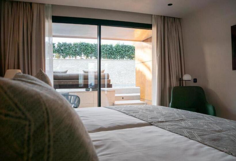 Tensuites - Adults Only