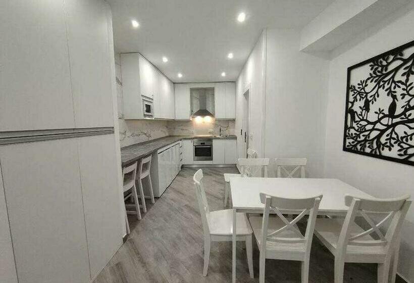 ベッドアンドブレックファースト Encantadora Habitación Hojiblanca