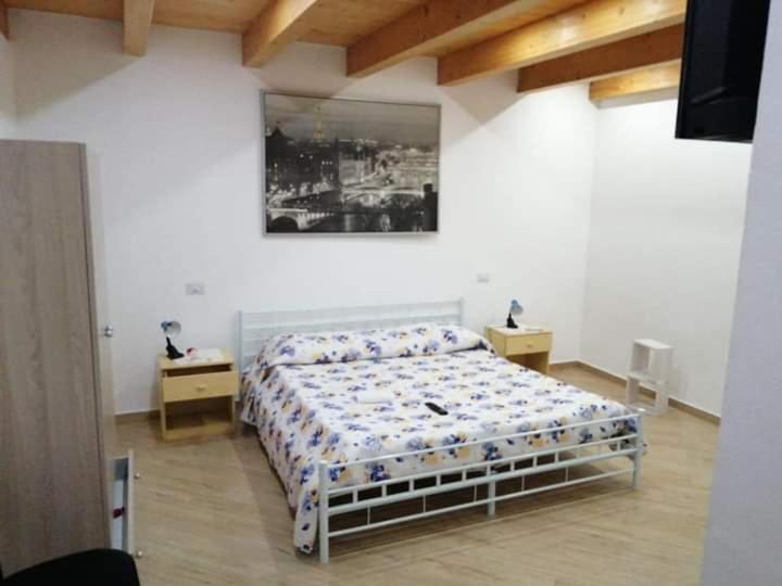 تختخواب و صبحانه Debel House