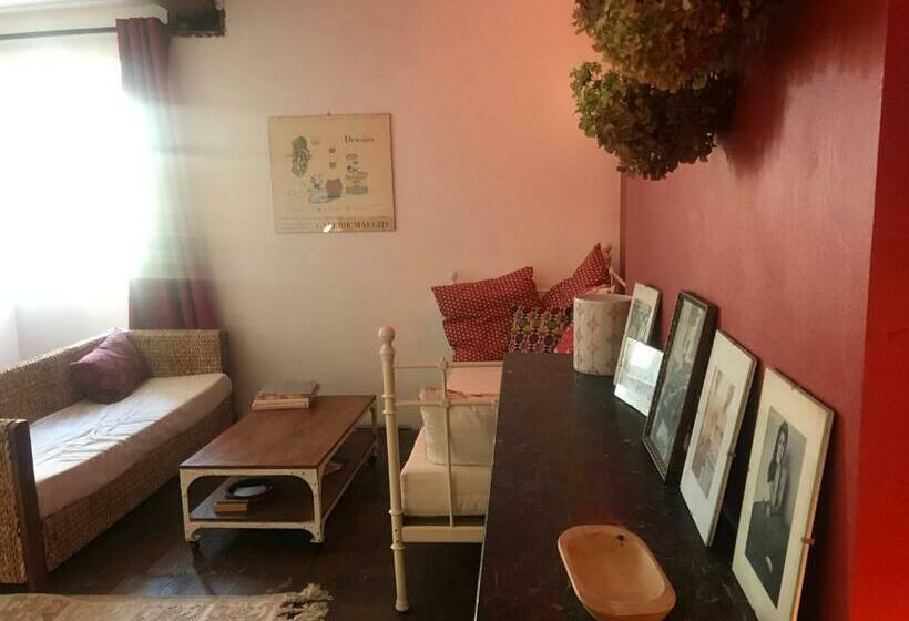 Bed and Breakfast Maison Mercredi