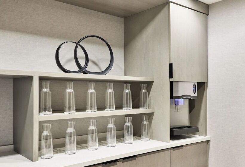 Ac Hotel By Marriott St Louis Chesterfield