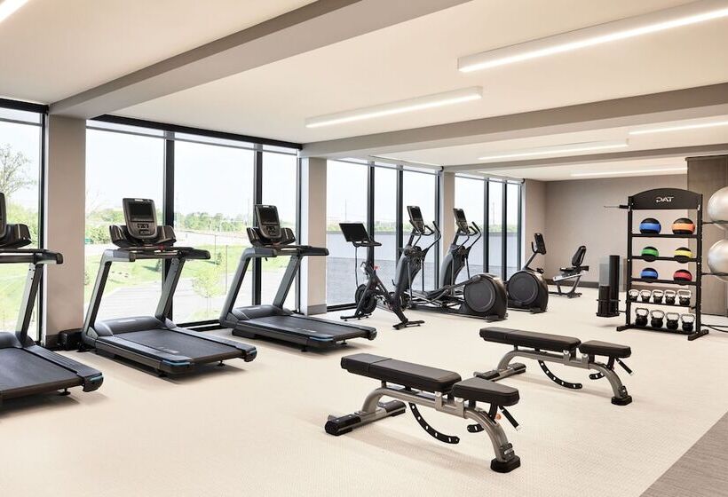 Ac Hotel By Marriott St Louis Chesterfield