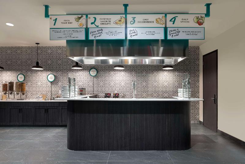 هتل Embassy Suites By Hilton Bowling Green