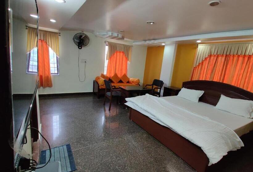 בית מלון כפרי Gangavaram Residency