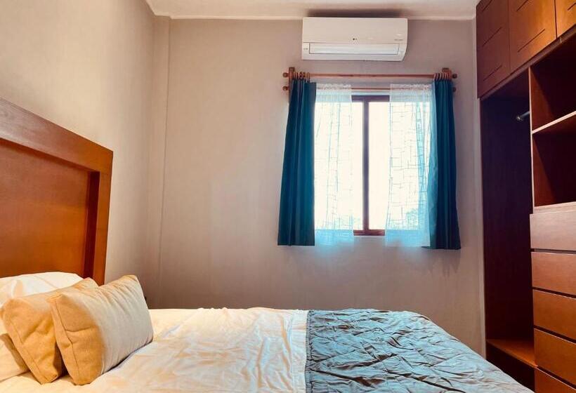 Отель Manglar Suites