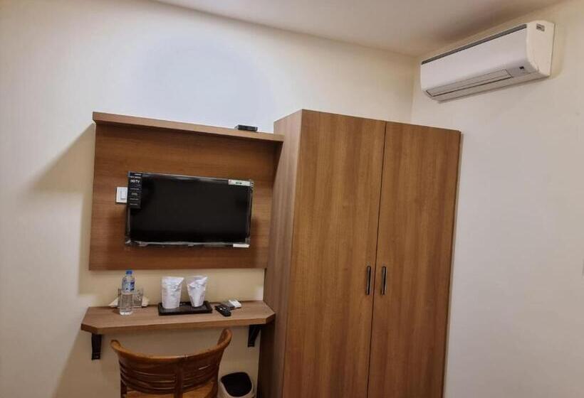 فندق Medley Regency