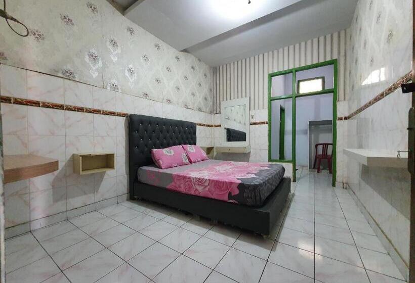 فندق Oyo 91077 Losmen Bunda Arema