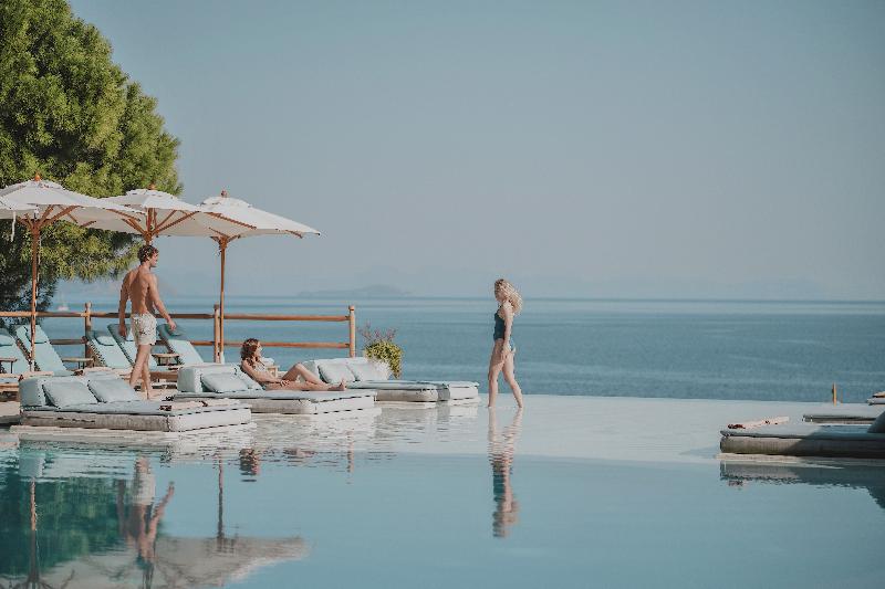 ホテル Perios Beach House Adults Only