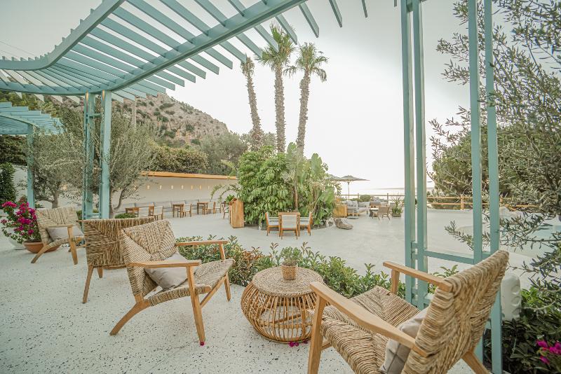 ホテル Perios Beach House Adults Only