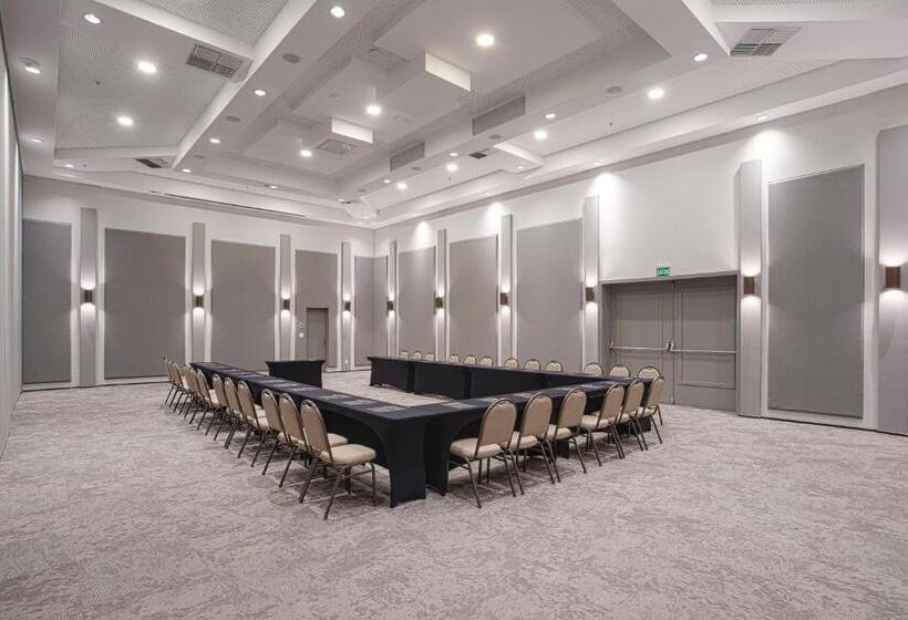 Qoya Hotel Curitiba, Curio Collection By Hilton