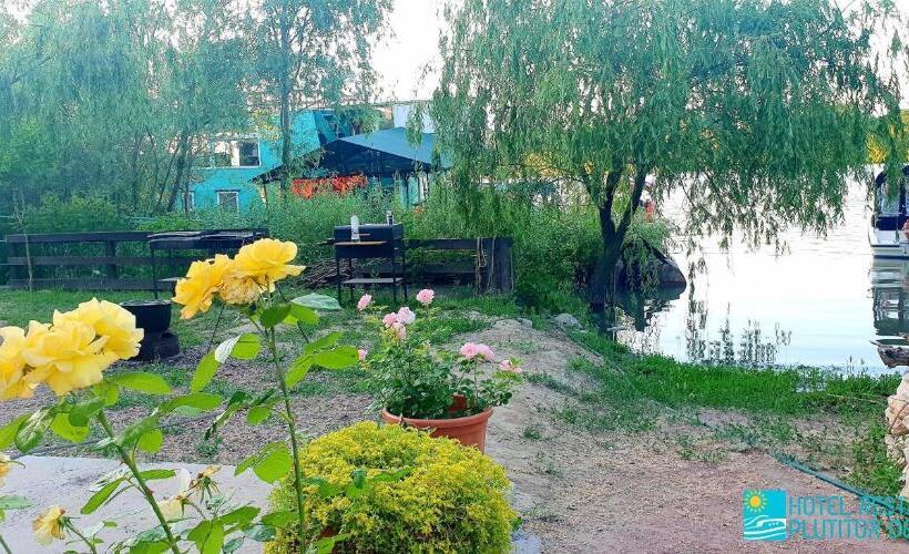 酒店 Restaurant Plutitor Delta Ways