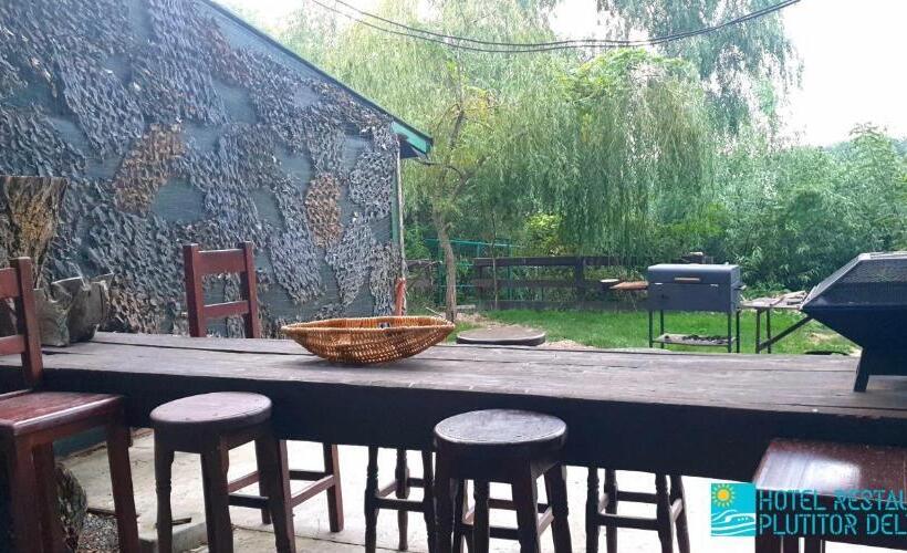 酒店 Restaurant Plutitor Delta Ways