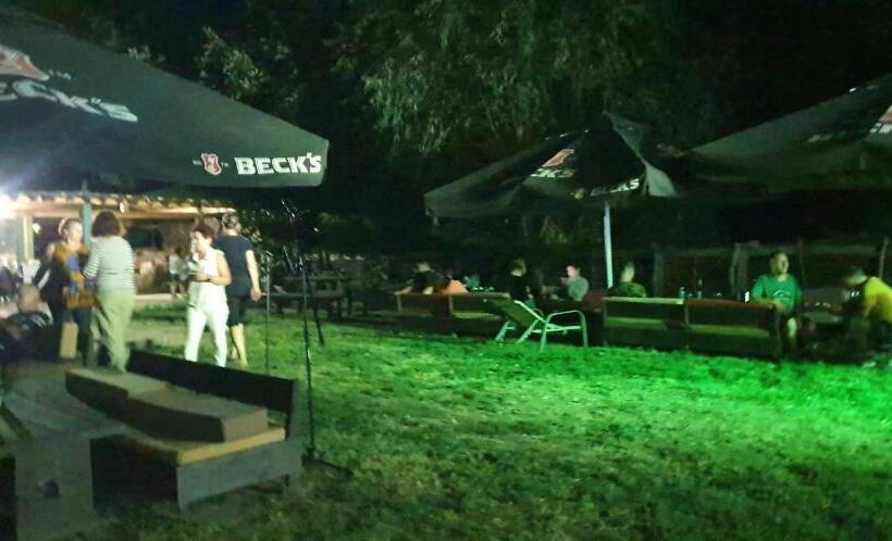 酒店 Restaurant Plutitor Delta Ways