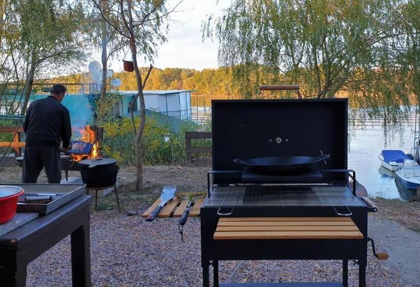 酒店 Restaurant Plutitor Delta Ways