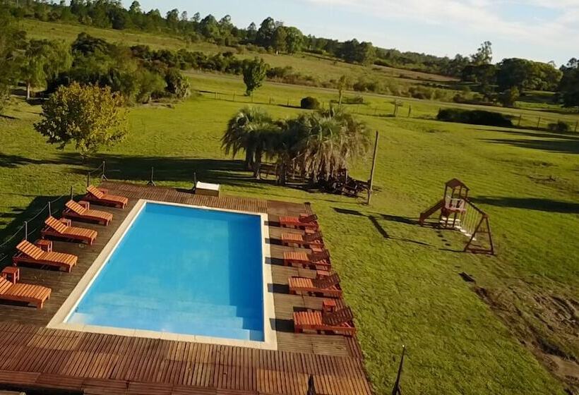 Los Origenes Hotel & Cabañas