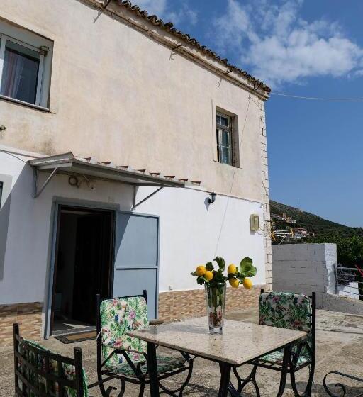 פנסיון Duka S House