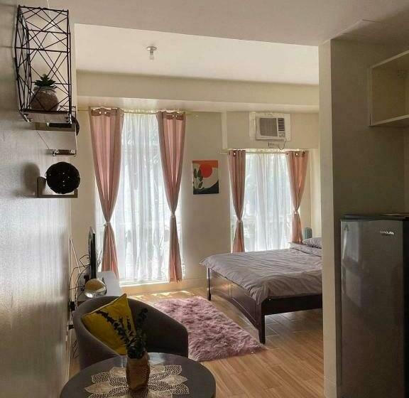 ペンション Elie S Home Holland Park