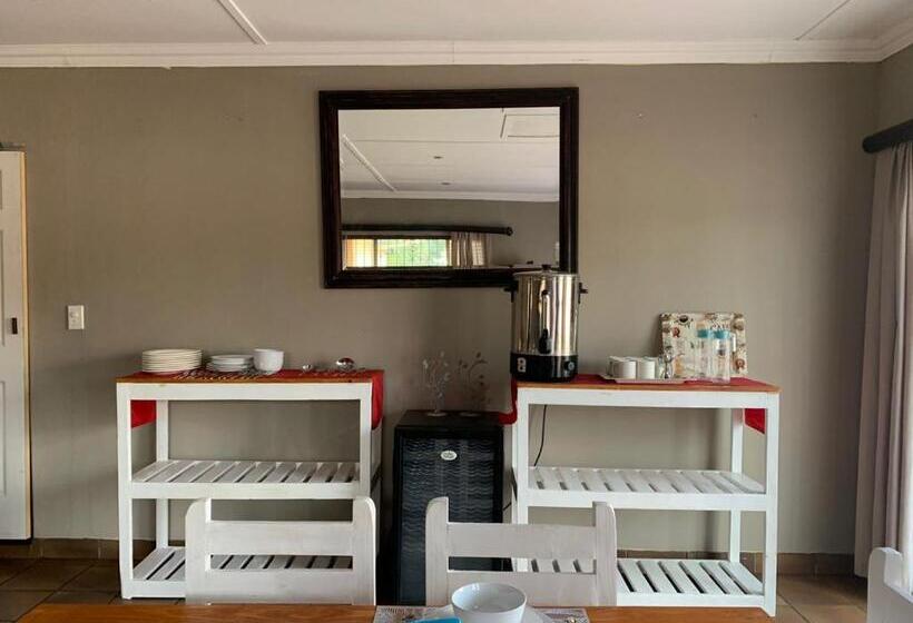 פנסיון Garden Palace Guesthouse