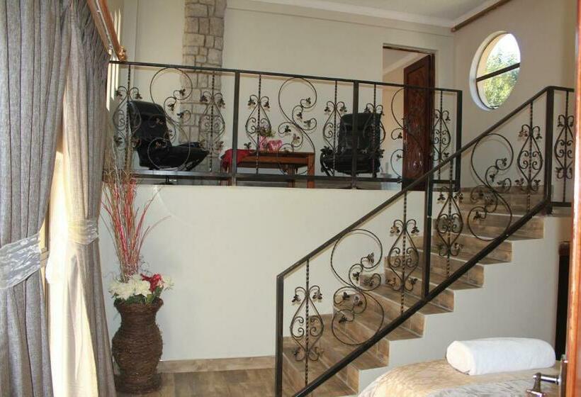 פנסיון Little Paradise Venue And Guesthouse