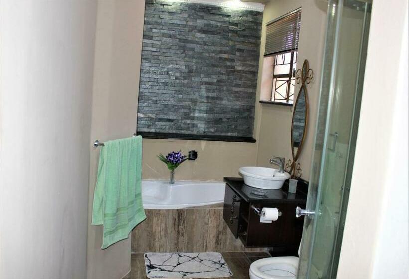 פנסיון Little Paradise Venue And Guesthouse