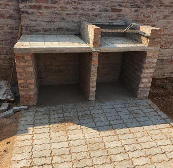 פנסיון Overnight At Prieska