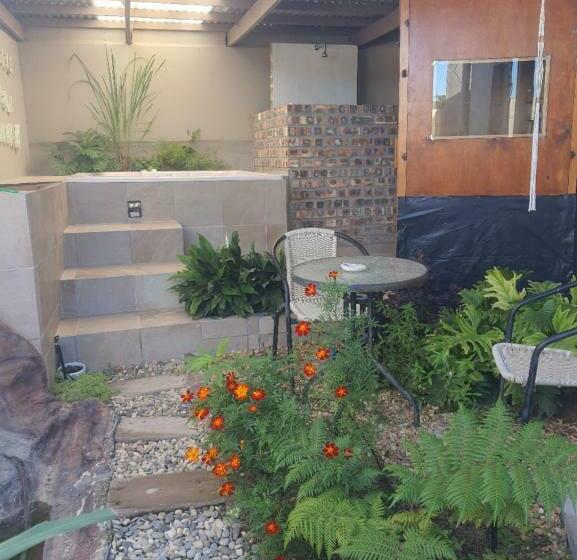 פנסיון Revive Guesthouse