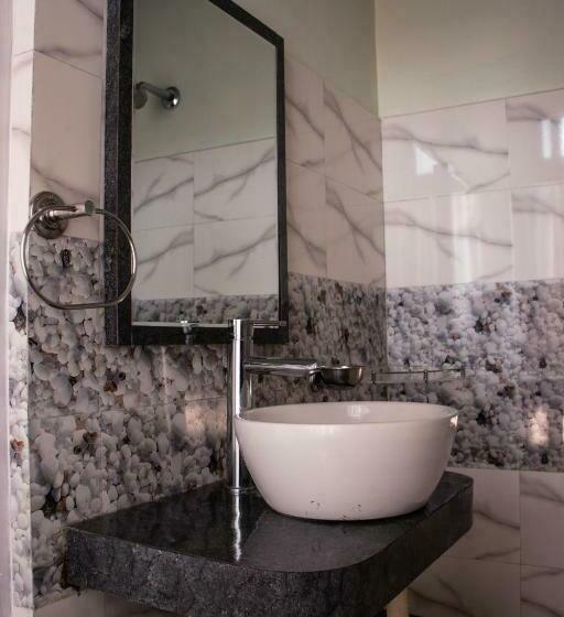 The Arcadia Resort   Umroi