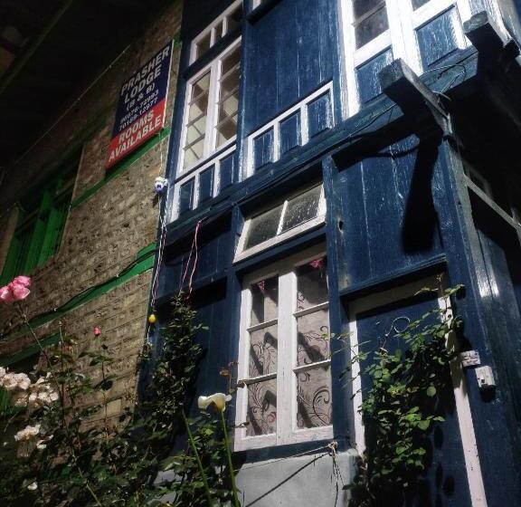 تختخواب و صبحانه The Prasher Lodge, Near Mall Road Manali