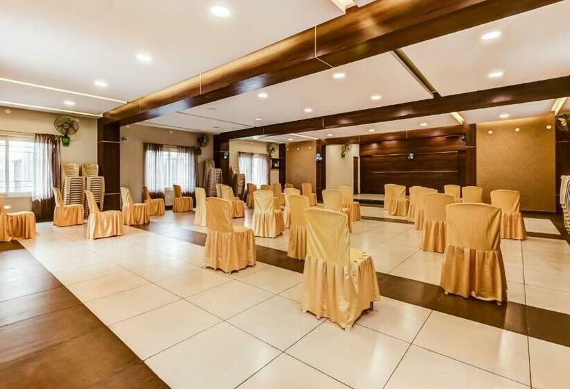 فندق Collection O Yashas Serviced Apartment