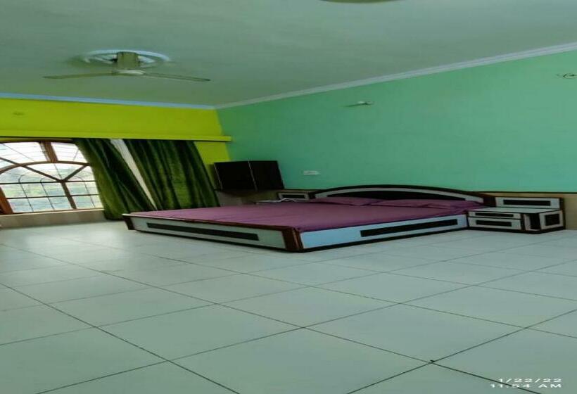 Отель Oyo 86117 Saini Resort And