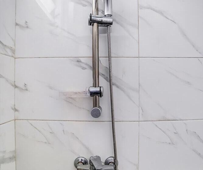 هتل Spot On 91067 Desa Wisata Santanamekar