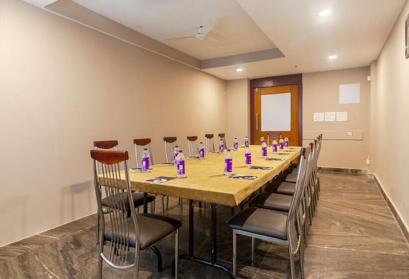 Zip By Spree Hotels Mangala Towers Thrissur