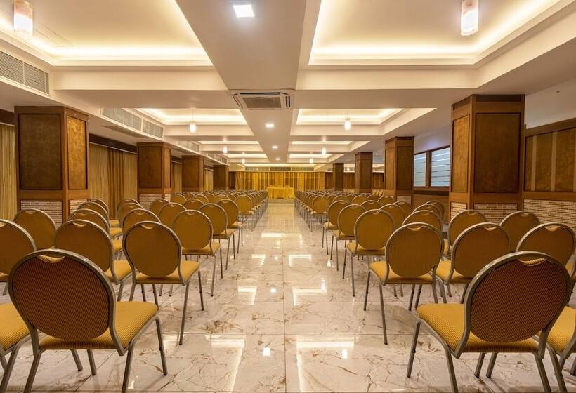 Zip By Spree Hotels Mangala Towers Thrissur