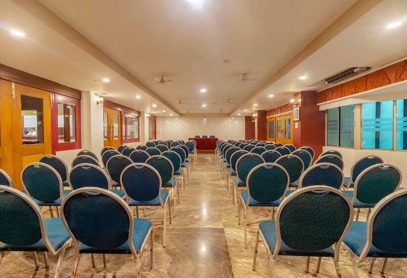 Zip By Spree Hotels Mangala Towers Thrissur