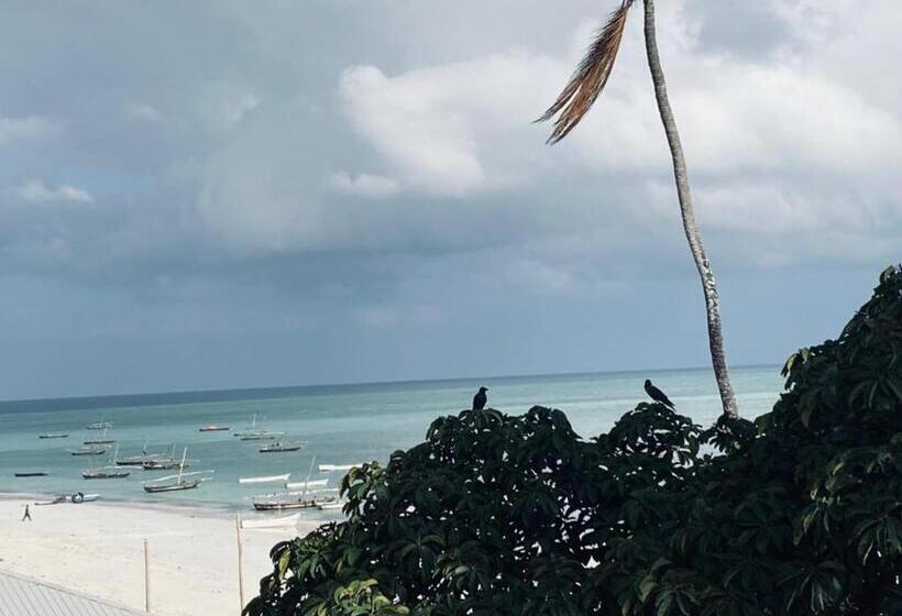 پانسیون Room In Bb   Room Ally At The Beach For 2 3 Guests