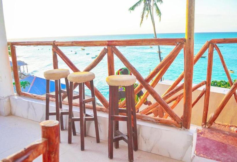 پانسیون Room In Bb   Room Ally At The Beach For 2 3 Guests